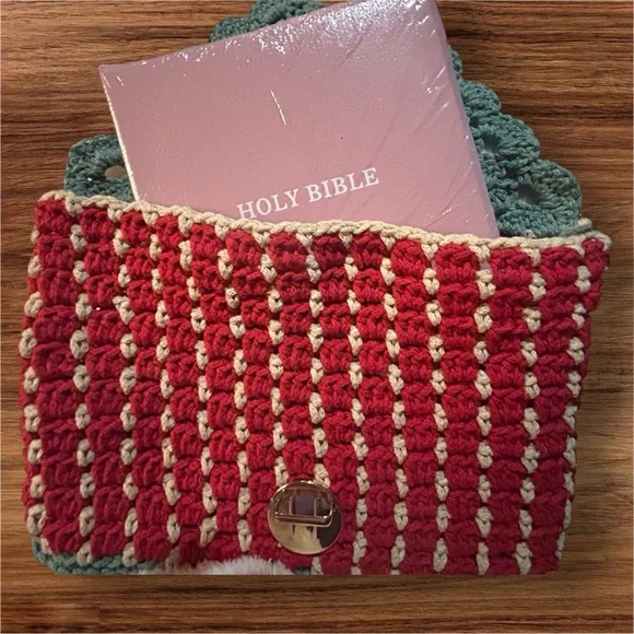 Crochet Bible Sleeve incl Bible - Picture 2 of 3